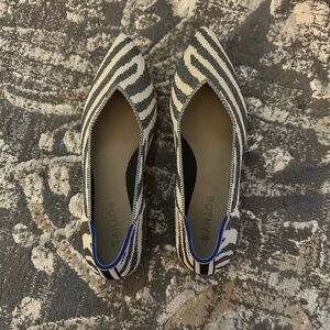 Rothys Point ll size 8 zebra